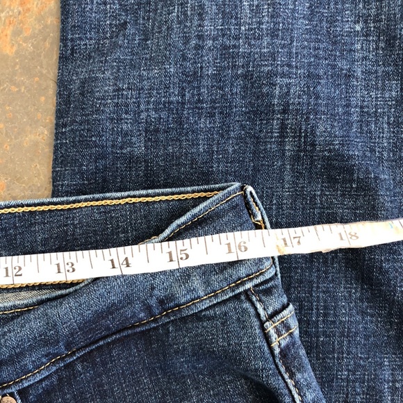 Levi Strauss & Co women’s jeans - Picture 9 of 13